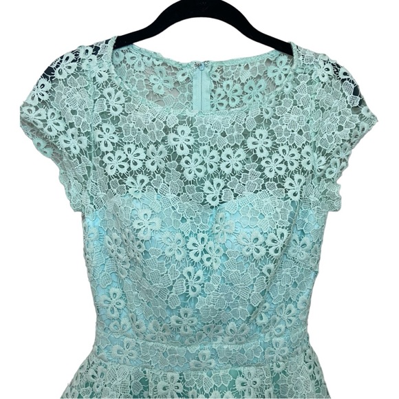 Monique Lhuillier Dresses & Skirts - Monique Llhullier  Kyoto Bloom lace dress, EUC, size 0